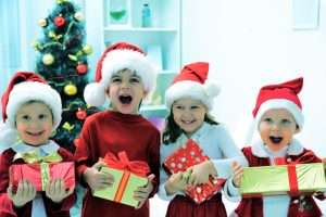 Новогодние подарки в детском коллективе