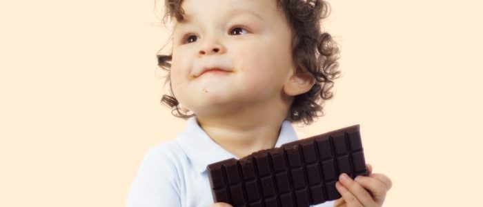 Маленькие сладкоежки: берегите малышей от опасных сладостей!