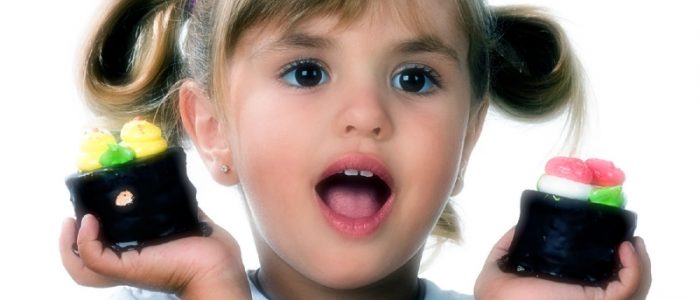 Маленькие сладкоежки: берегите малышей от опасных сладостей!